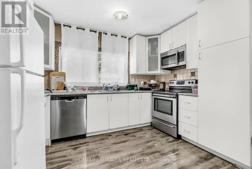 93 - 2901 Jane Street — photo 9 of 31