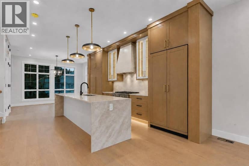 2328 54 Avenue SW — photo 13 of 40