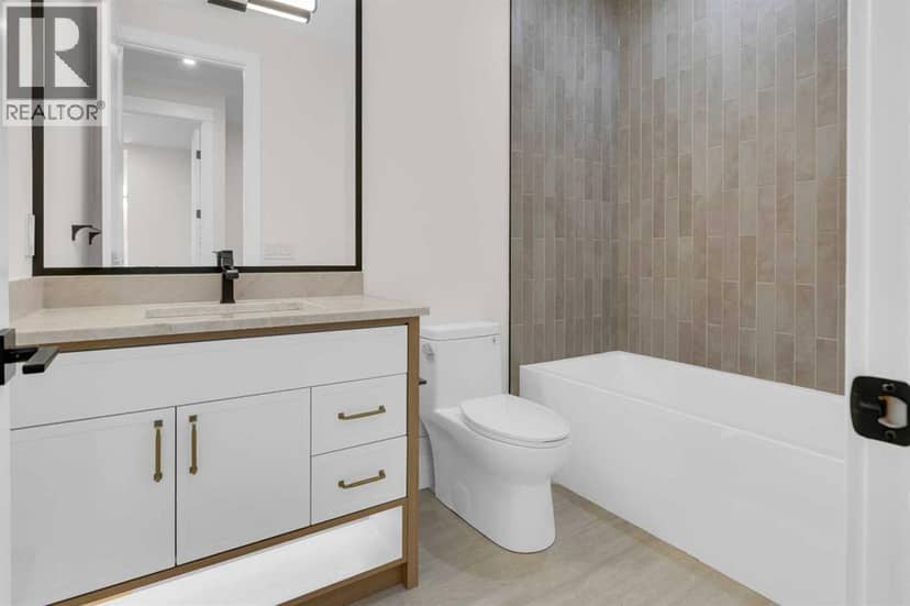 2328 54 Avenue SW — photo 30 of 40