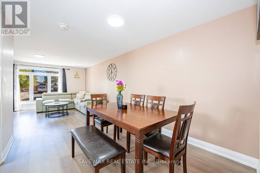 38 Manley Crescent — photo 14 of 40