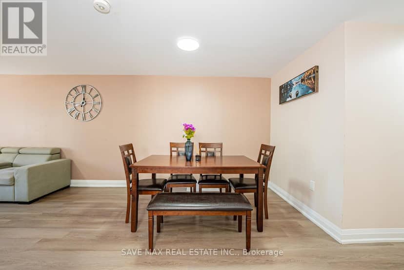 38 Manley Crescent — photo 19 of 40