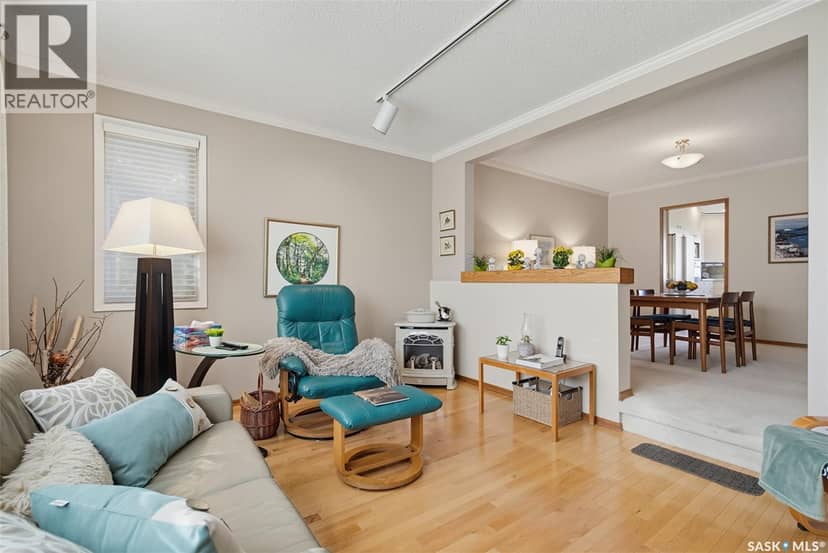 25 Yale CRESCENT — photo 10 of 40