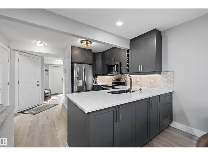 13984 137 ST NW — photo 9 of 40