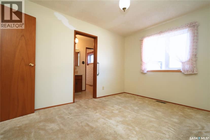 180 McBurney DRIVE — photo 12 of 35