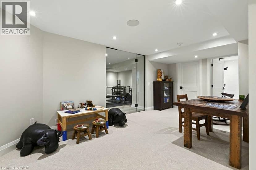 98 MOORE Crescent — photo 40 of 40