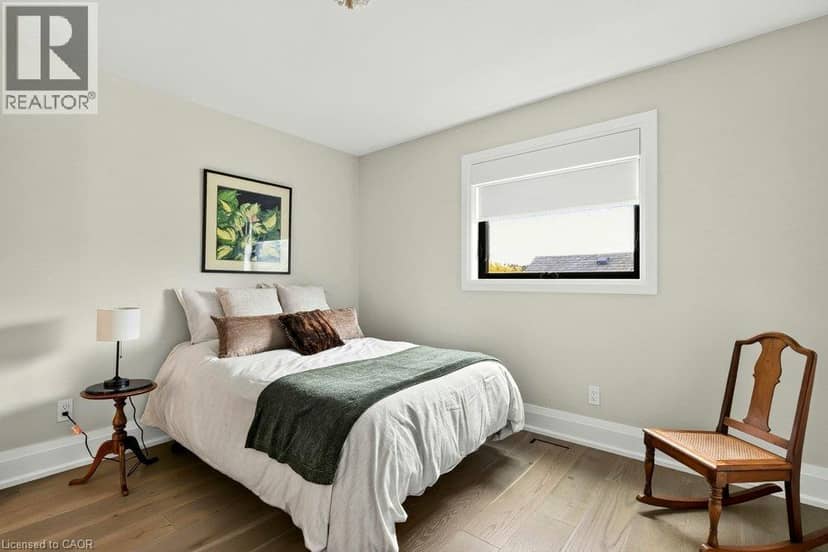 98 MOORE Crescent — photo 30 of 40