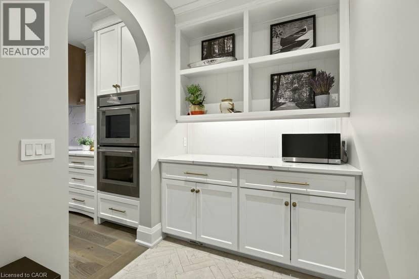 98 MOORE Crescent — photo 16 of 40