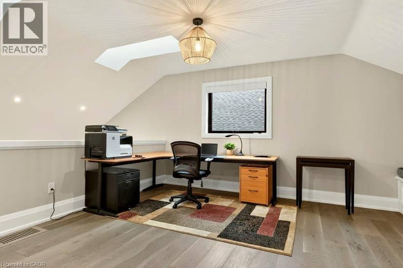 98 MOORE Crescent — photo 28 of 40