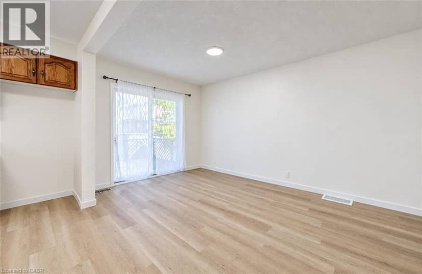 18 EARL Street — photo 10 of 30