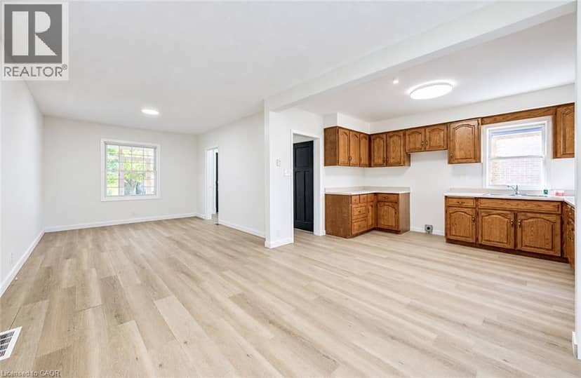 18 EARL Street — photo 9 of 30