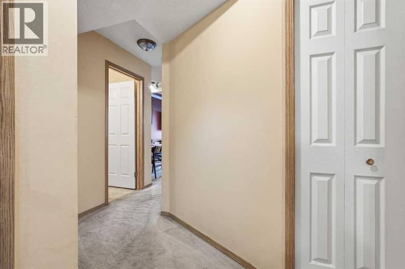 58 Country Hills Villas NW, Calgary, photo 5