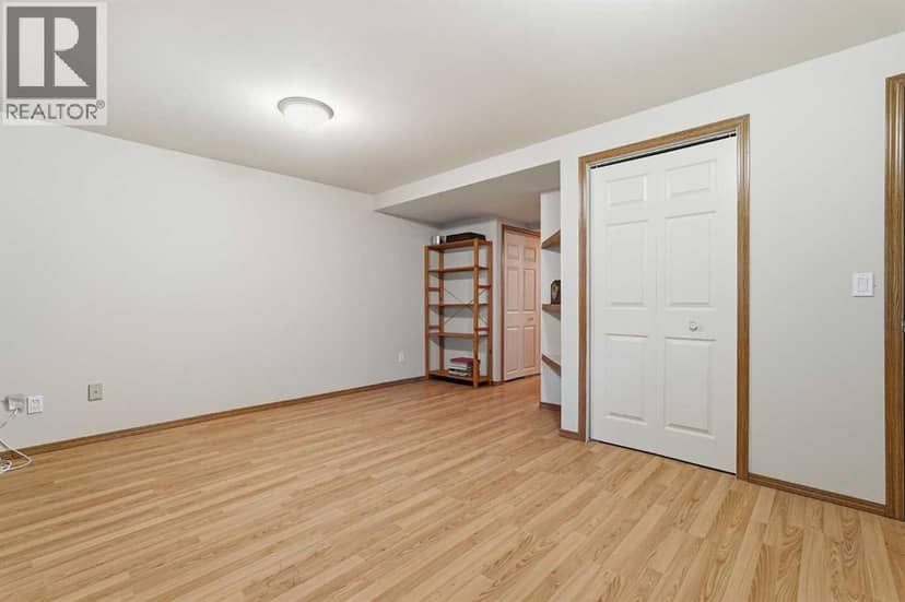 58 Country Hills Villas NW — photo 26 of 32