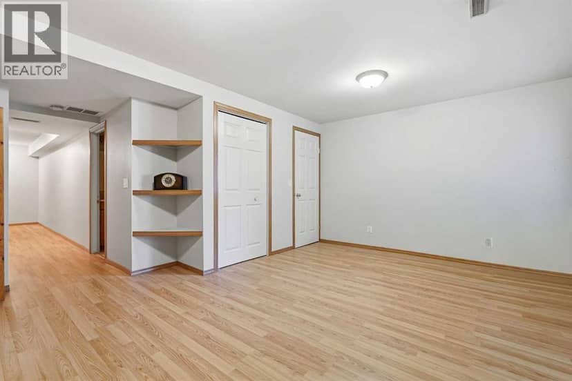 58 Country Hills Villas NW — photo 25 of 32