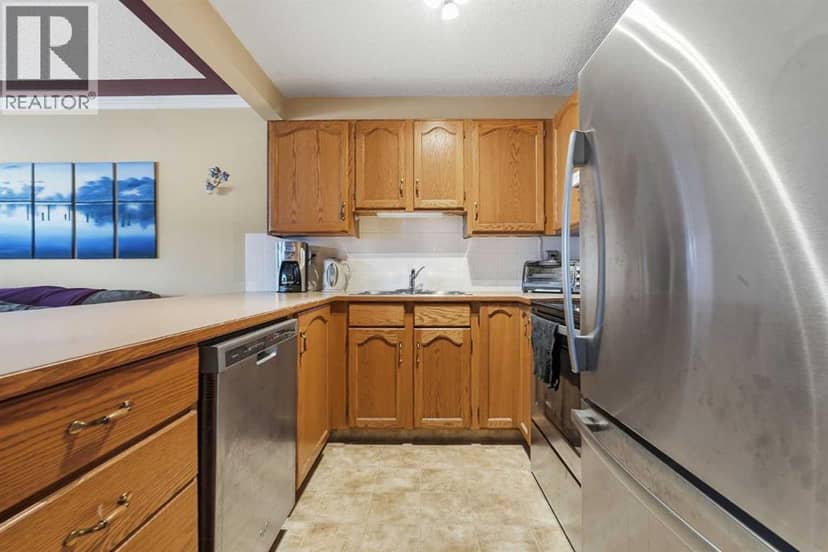 58 Country Hills Villas NW — photo 10 of 32
