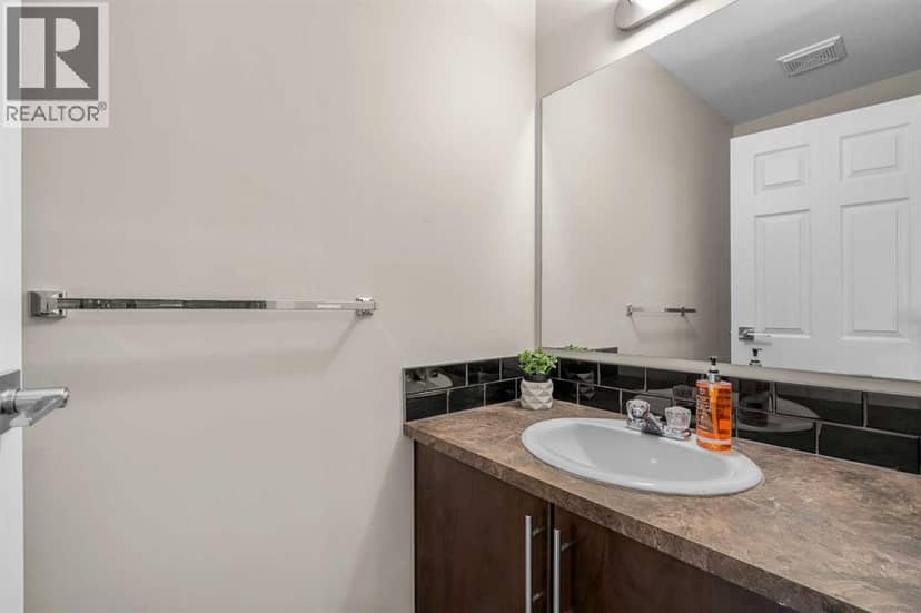 403, 2445 Kingsland Road S — photo 13 of 34