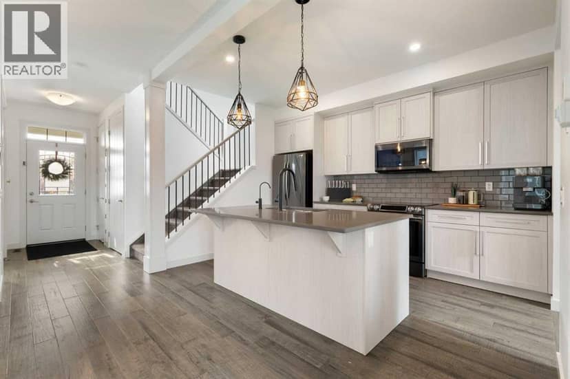 416 Coopers Boulevard SW, Airdrie, photo 2