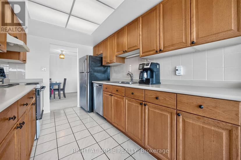 611 - 268 Ridley Boulevard — photo 25 of 40