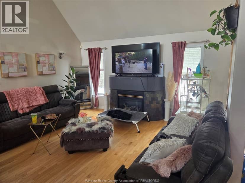 110 Sylvano Crescent, Lakeshore, photo 4