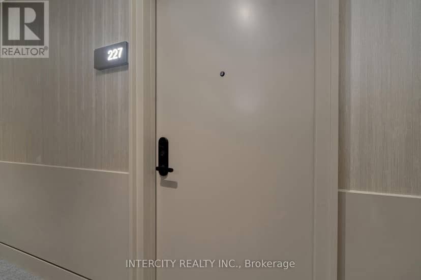 227 - 2075 King Road, King, photo 8