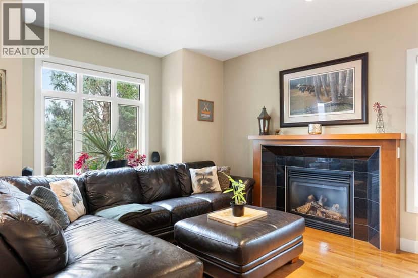 5012 20 Street SW — photo 12 of 40