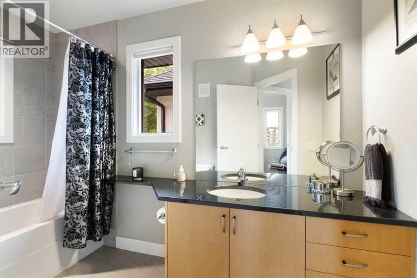 5012 20 Street SW — photo 32 of 40