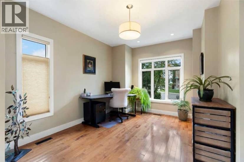 5012 20 Street SW — photo 18 of 40