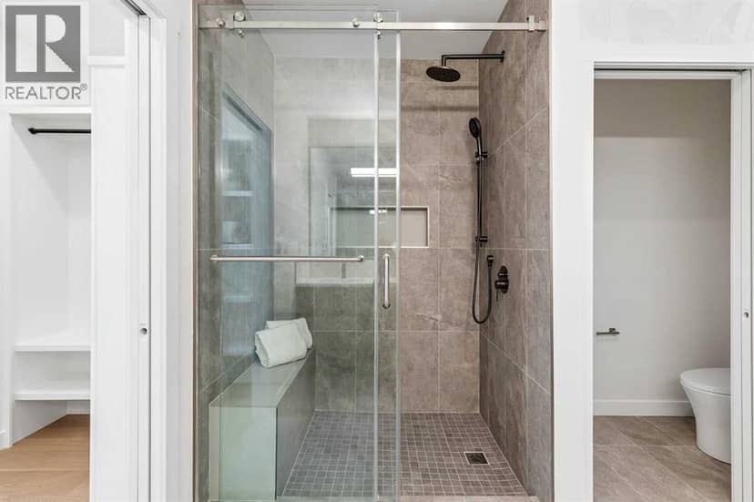 1637 Bowness Road NW — photo 19 of 40