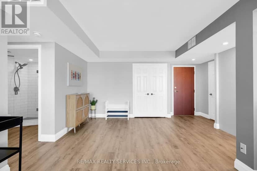 1104 - 880 Dundas Street W, Mississauga, photo 3