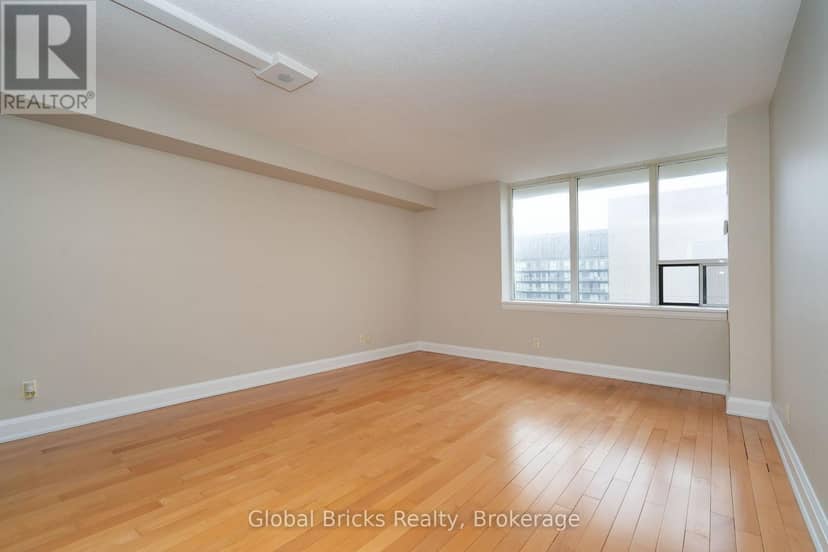 901 - 2737 Keele Street — photo 13 of 22