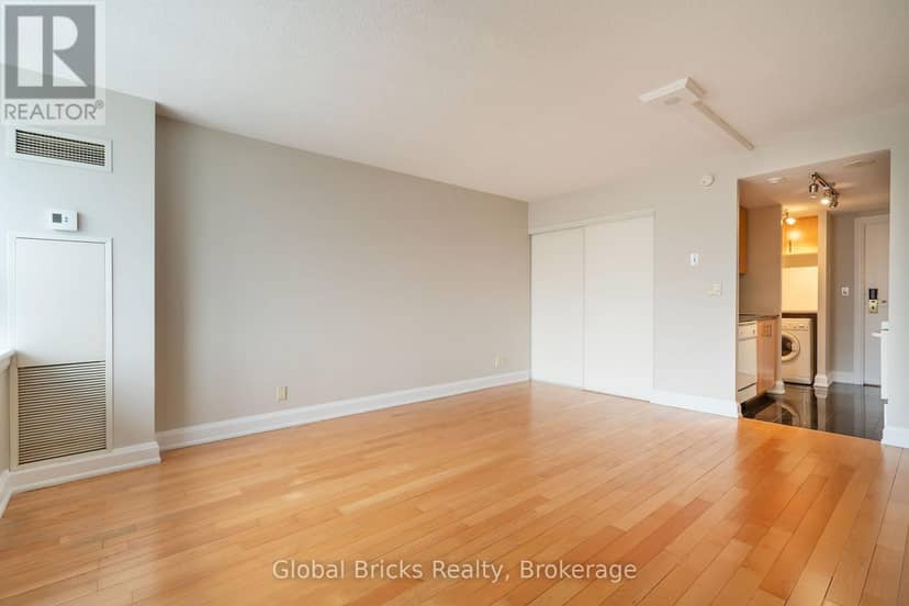 901 - 2737 Keele Street — photo 14 of 22