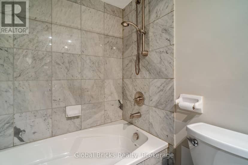 901 - 2737 Keele Street — photo 17 of 22