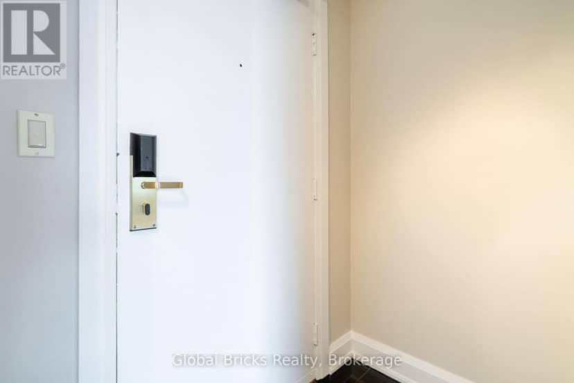 901 - 2737 Keele Street, Toronto, photo 3