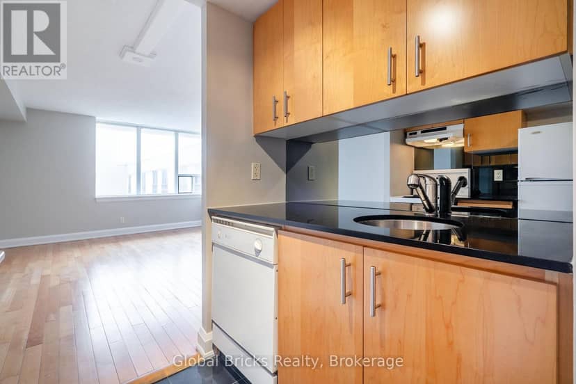 901 - 2737 Keele Street — photo 9 of 22