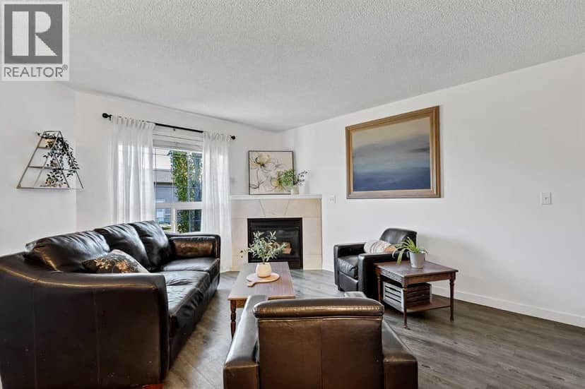 25, 156 Canoe Drive SW, Airdrie, photo 3