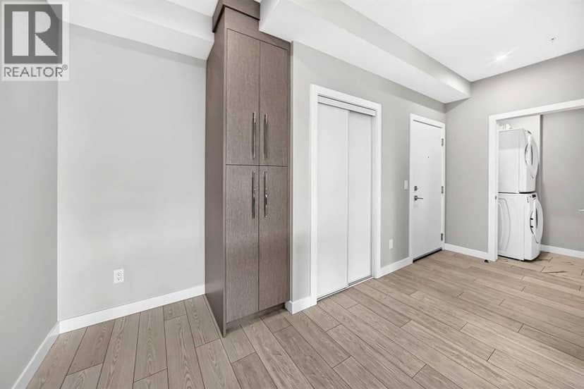 2417, 395 Skyview Parkway NE — photo 32 of 39