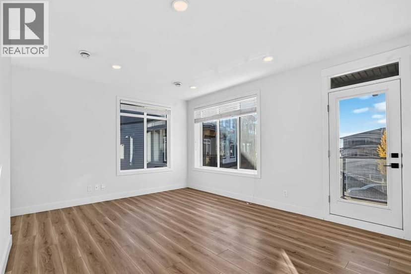4405 Seton Drive SE — photo 11 of 36