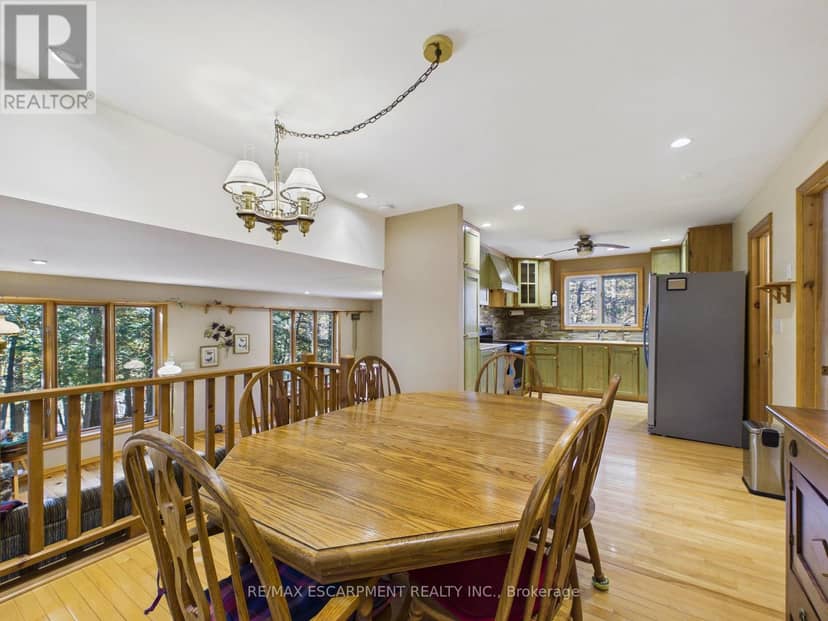 55 Mary Lake Crescent — photo 10 of 35