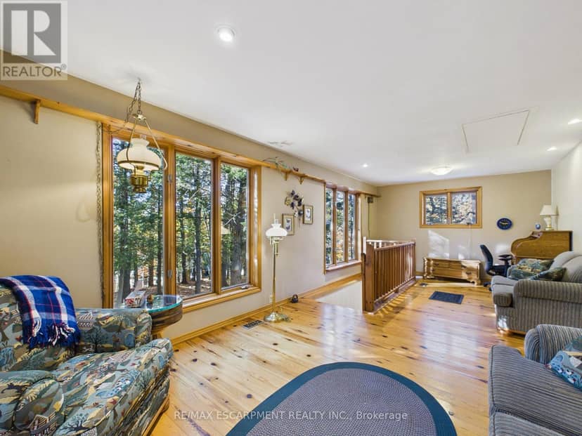 55 Mary Lake Crescent — photo 12 of 35