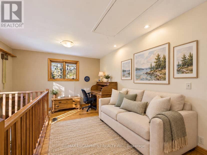 55 Mary Lake Crescent — photo 13 of 35