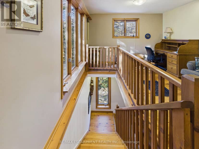 55 Mary Lake Crescent — photo 19 of 35