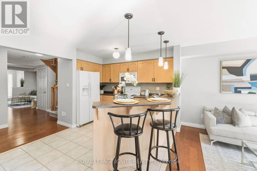 1523 Avonmore Square — photo 12 of 35