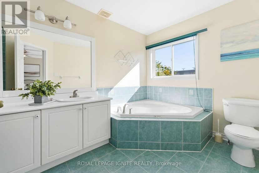 1523 Avonmore Square — photo 27 of 35