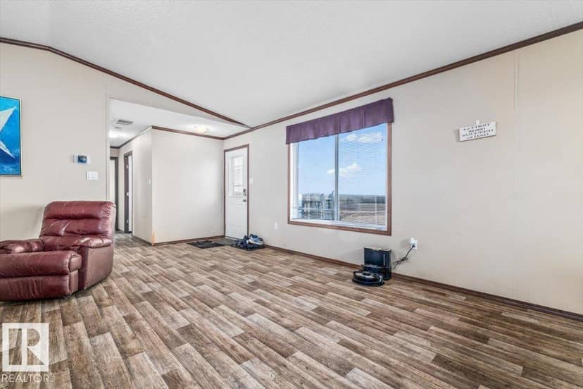 54215 Rge Road 13 — photo 9 of 40