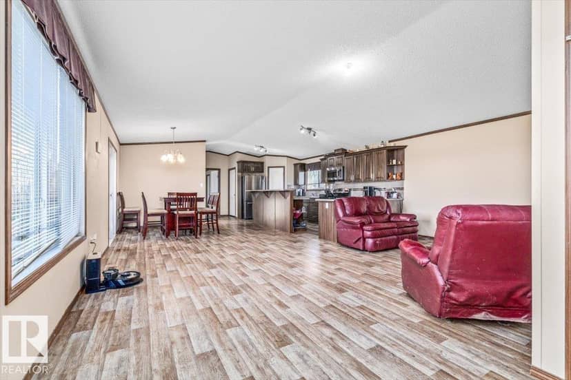 54215 Rge Road 13 — photo 10 of 40
