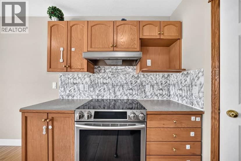 145 Martinvalley Crescent NE — photo 9 of 40