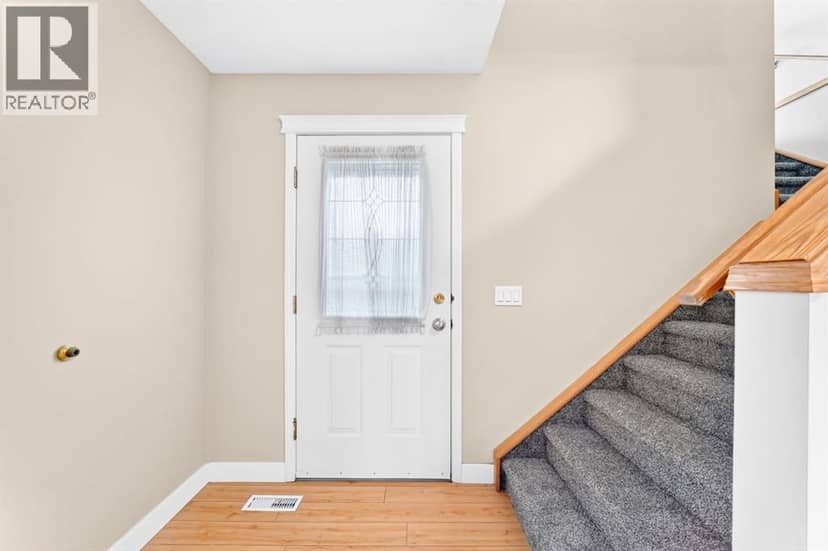 145 Martinvalley Crescent NE, Calgary, photo 4