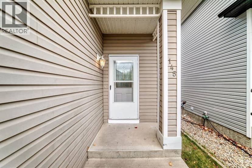 145 Martinvalley Crescent NE, Calgary, photo 3