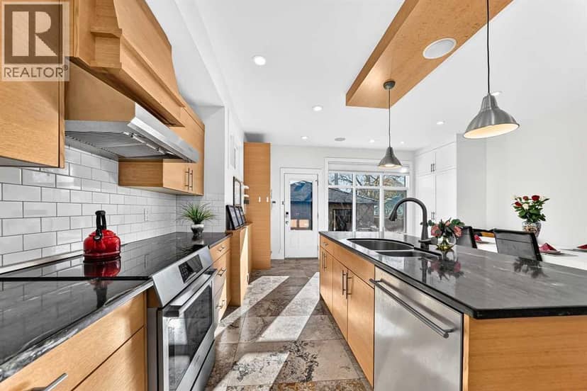 1031 19 Avenue SE — photo 14 of 40