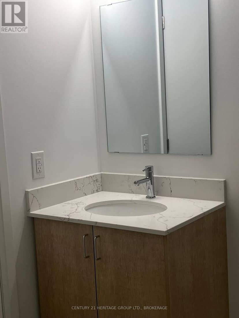 802 - 223 Princess Street — photo 11 of 27