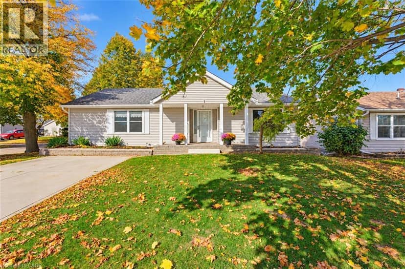 1 HOMESTEAD Place, New Hamburg, photo 3